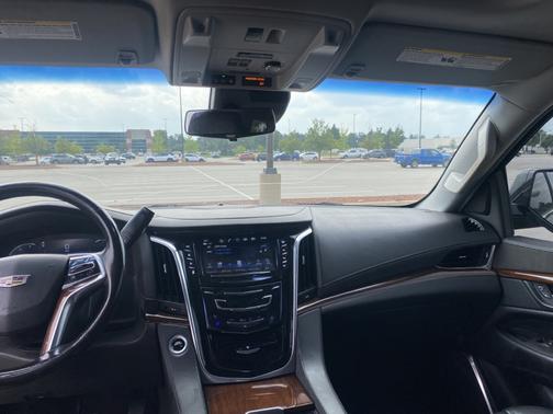 2018 Cadillac Escalade Luxury