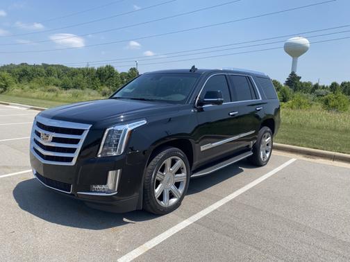 2018 Cadillac Escalade Luxury
