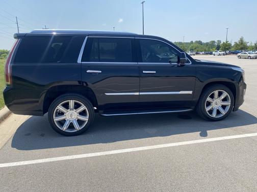 2018 Cadillac Escalade Luxury