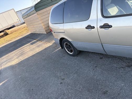 2000 Toyota Sienna CE