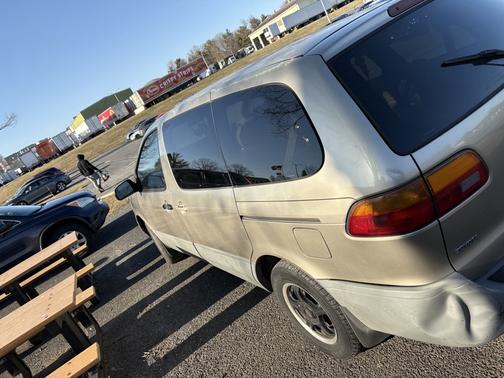2000 Toyota Sienna CE