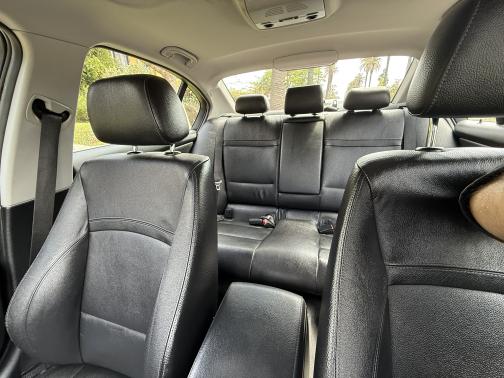 2011 BMW 328 i