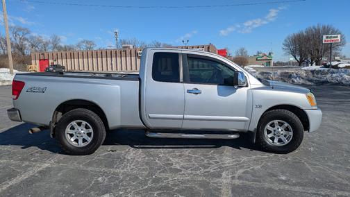 2004 Nissan Titan SE King Cab