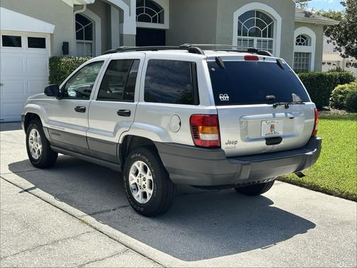 Silver 2004 Jeep Grand Cherokee Laredo