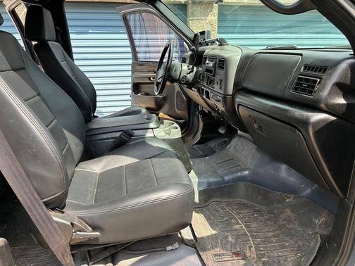 Silver 2002 Ford F-250 XLT Crew Cab Super Duty