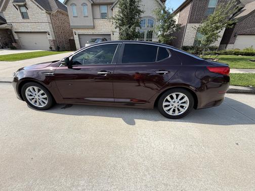Red 2014 Kia Optima LX