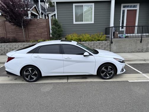 2023 Hyundai ELANTRA HEV Limited
