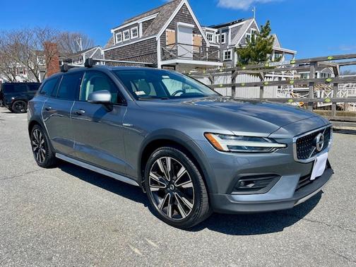 Gray 2020 Volvo V60 Cross Country T5