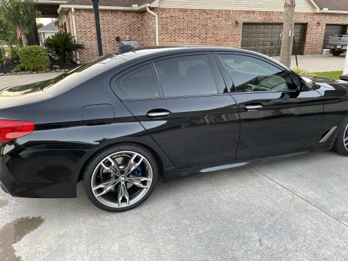 Photo 2 of 11 of 2018 BMW M550 i xDrive