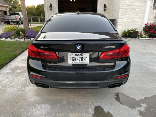 Photo 3 of 11 of 2018 BMW M550 i xDrive