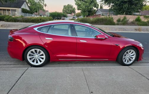 2018 Tesla Model S 75D