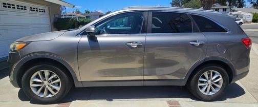 Gray 2017 Kia Sorento LX