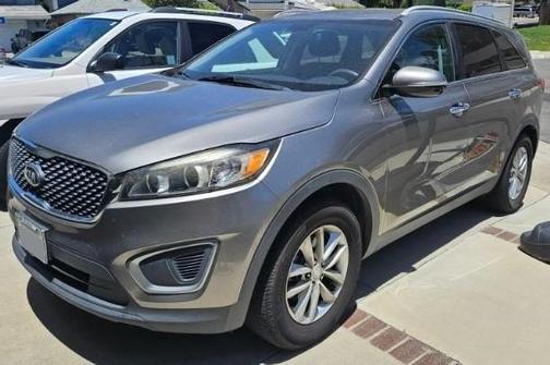 Gray 2017 Kia Sorento LX