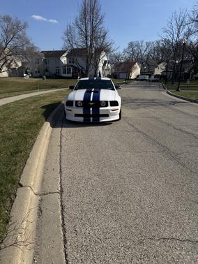 White 2006 Ford Mustang GT