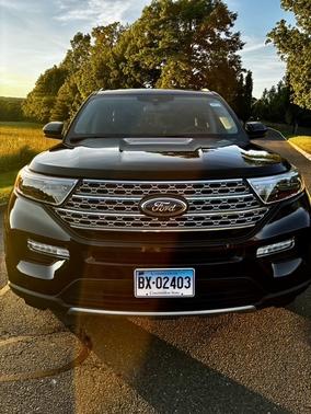 Black 2024 Ford Explorer Limited