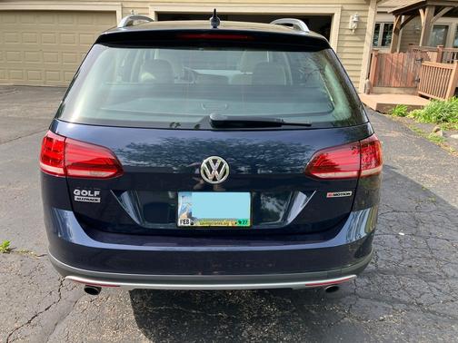 Blue 2019 Volkswagen Golf Alltrack TSI SE