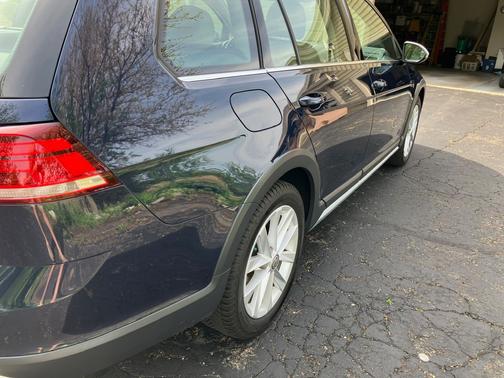 Blue 2019 Volkswagen Golf Alltrack TSI SE