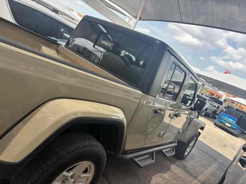 Gold 2020 Jeep Gladiator Sport S