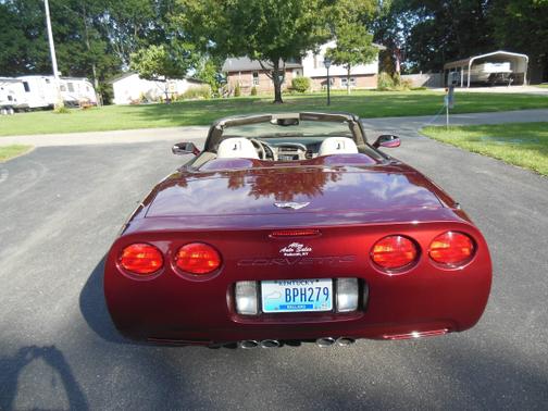 2003 Chevrolet Corvette Base