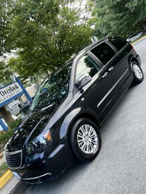 Black 2014 Chrysler Town & Country Touring-L