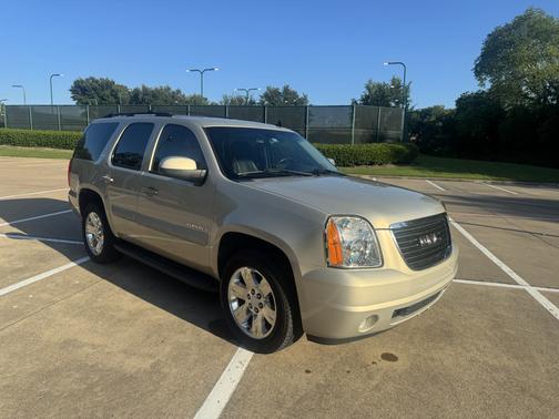 Beige 2007 GMC Yukon SLT
