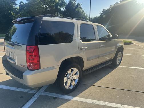 Beige 2007 GMC Yukon SLT