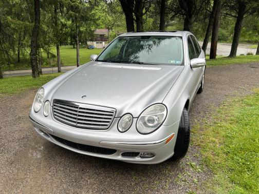 Photo 3 of 14 of 2006 Mercedes-Benz E-Class E 350 4MATIC