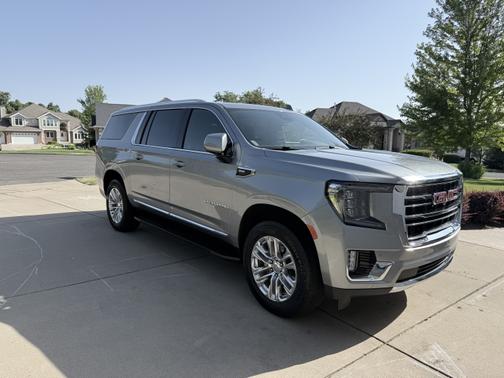 2024 GMC Yukon XL SLT
