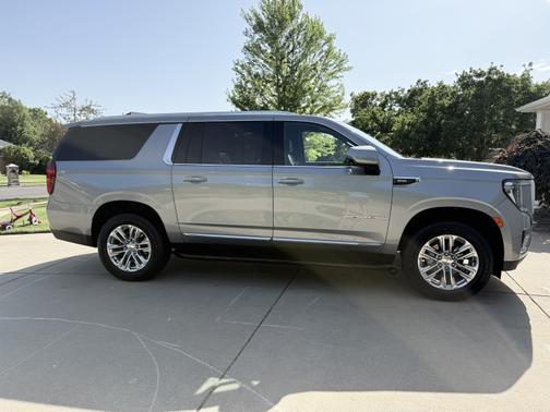 2024 GMC Yukon XL SLT