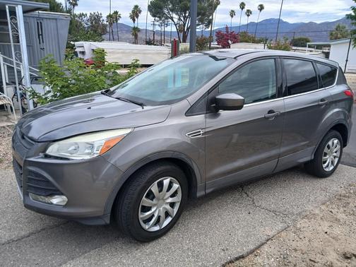 Gray 2014 Ford Escape SE