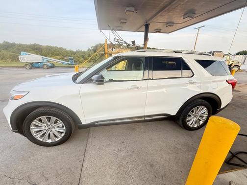 White 2020 Ford Explorer Limited