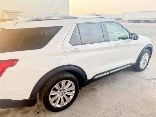 White 2020 Ford Explorer Limited