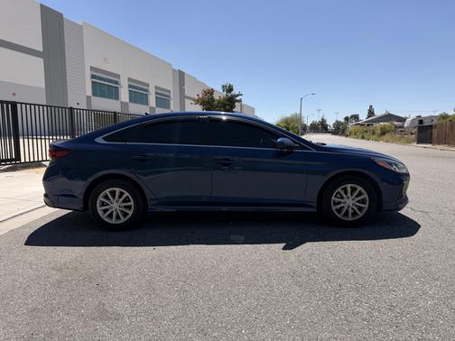 Blue 2019 Hyundai SONATA SE