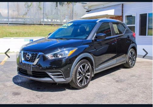 Black 2020 Nissan Kicks SV