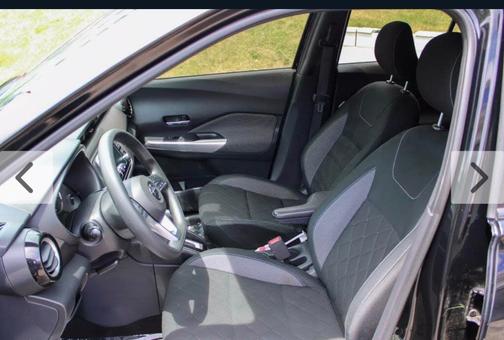 Black 2020 Nissan Kicks SV