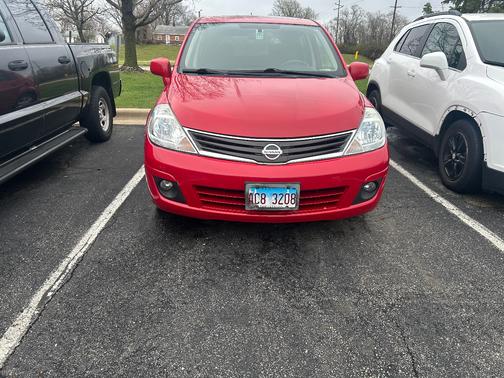 2011 Nissan Versa 1.8 SL