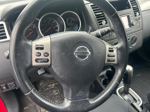 2011 Nissan Versa 1.8 SL