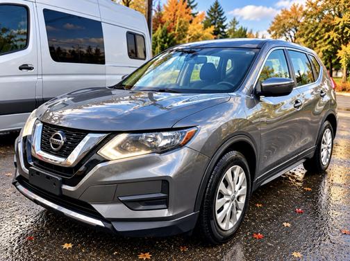 Gray 2018 Nissan Rogue S