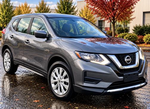 Gray 2018 Nissan Rogue S