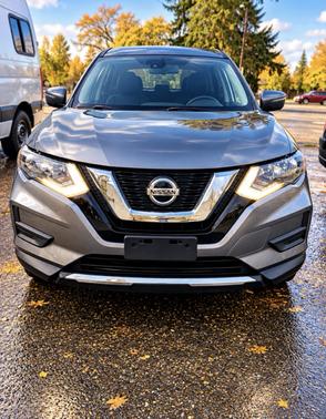 Gray 2018 Nissan Rogue S