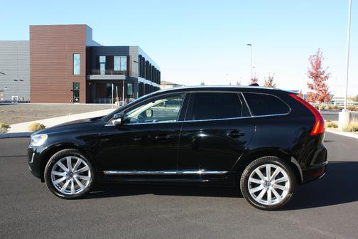 2017 Volvo XC60 T6 Inscription