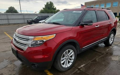 Red 2013 Ford Explorer XLT