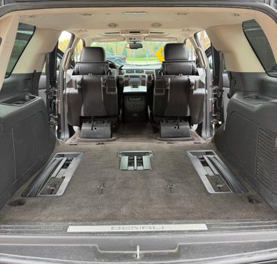 Black 2011 GMC Yukon Denali