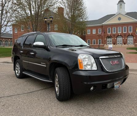 Black 2011 GMC Yukon Denali