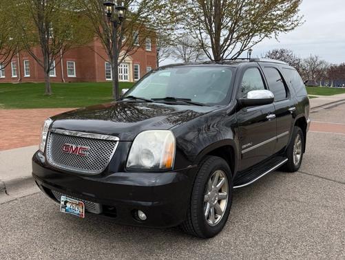 Black 2011 GMC Yukon Denali
