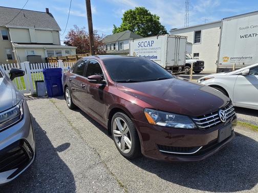 Red 2014 Volkswagen Passat 2.0L TDI DSG SE w/Sunroof