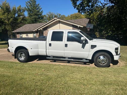White 2008 Ford F-350 XLT Crew Cab Super Duty DRW