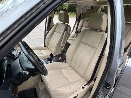 Gray 2015 Land Rover LR2 Base