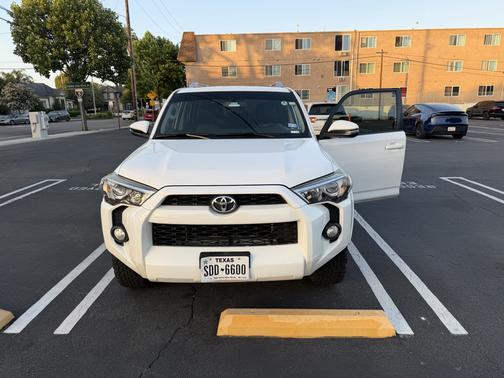 White 2015 Toyota 4Runner SR5 Premium