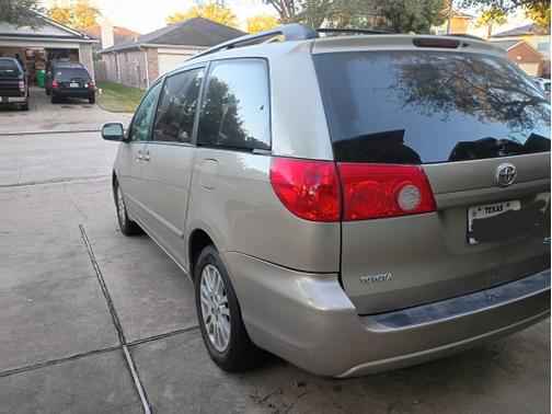 2009 Toyota Sienna XLE